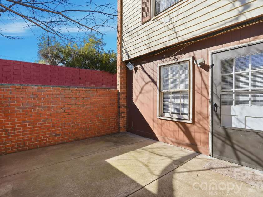 4748 Old Lantern Way, Charlotte, NC 28212.  MLS# CAR4337222, YatesRealty ID 2318. 