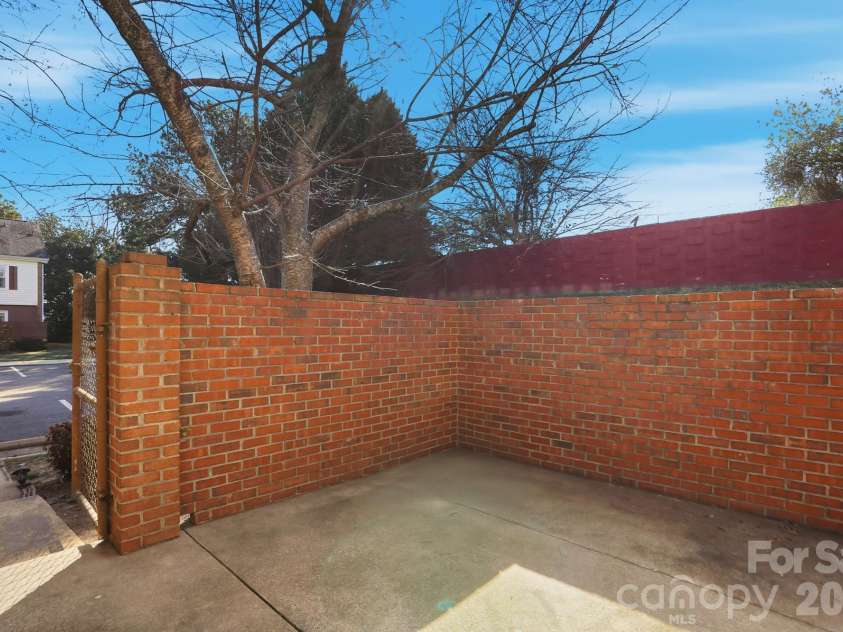 4748 Old Lantern Way, Charlotte, NC 28212.  MLS# CAR4337222, YatesRealty ID 2318. 