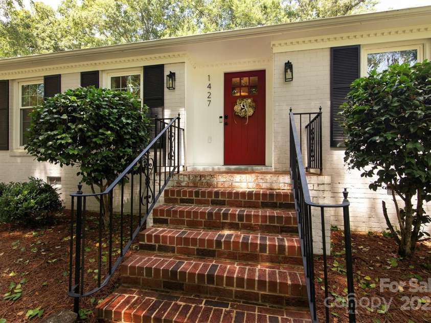 1427 Worcaster Place, Charlotte, NC 28211.  MLS# CAR4252572, YatesRealty ID 23180. 