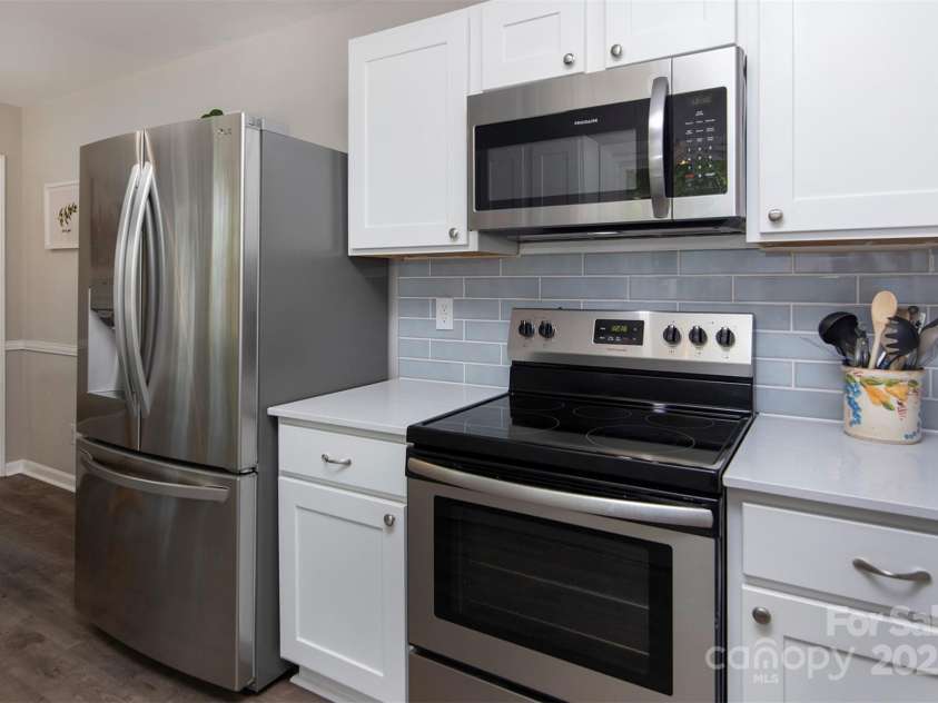 1427 Worcaster Place, Charlotte, NC 28211.  MLS# CAR4252572, YatesRealty ID 23180. 