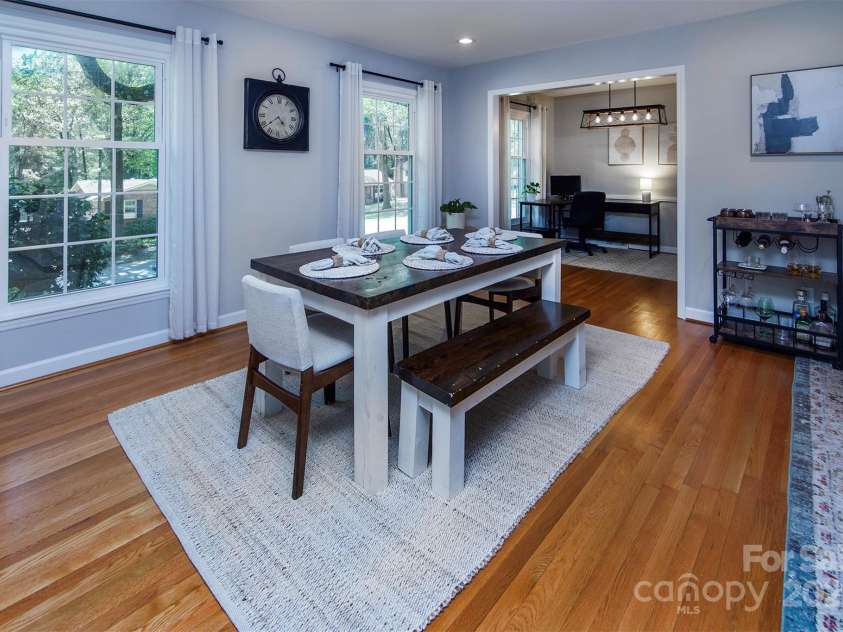 1427 Worcaster Place, Charlotte, NC 28211.  MLS# CAR4252572, YatesRealty ID 23180. Dining area with so much natural light...