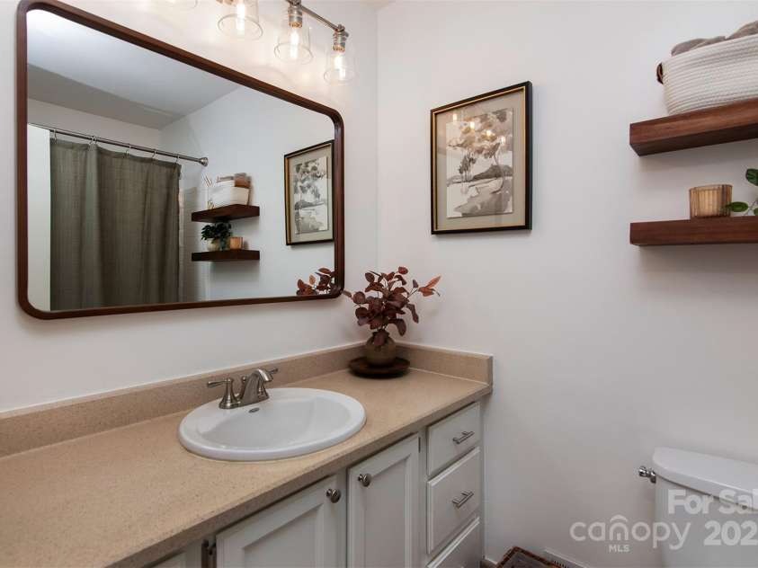 1427 Worcaster Place, Charlotte, NC 28211.  MLS# CAR4252572, YatesRealty ID 23180. Hall bathroom...