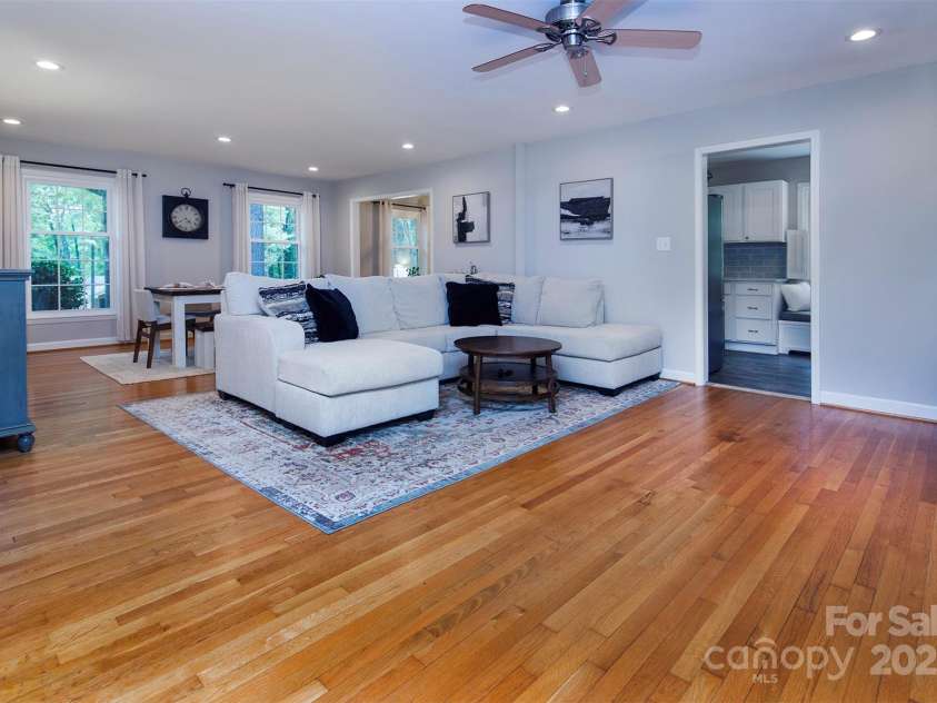 1427 Worcaster Place, Charlotte, NC 28211.  MLS# CAR4252572, YatesRealty ID 23180. Hardwood floors...