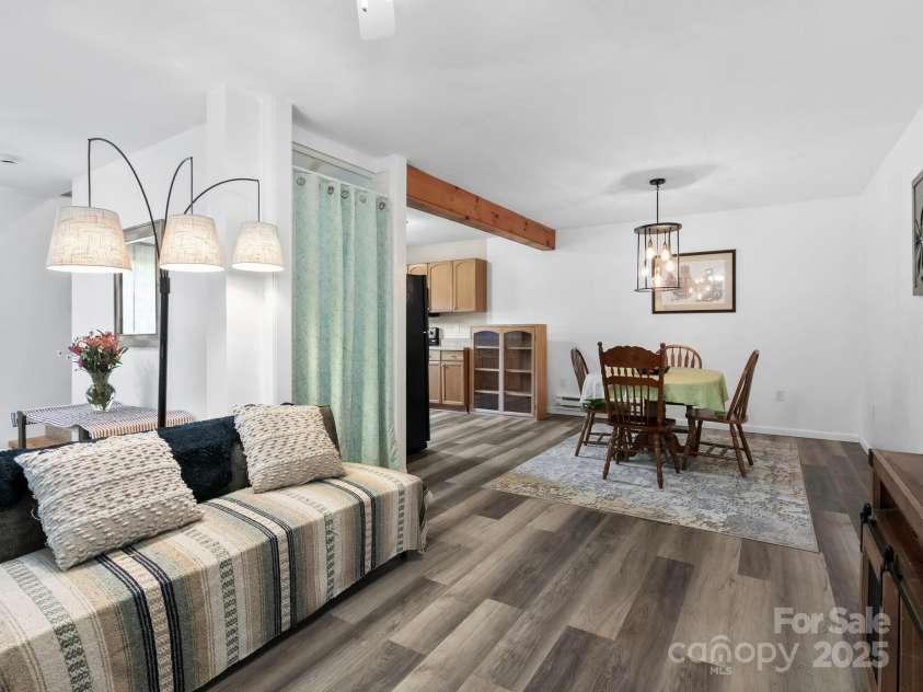 186 Wiggins Road, Candler, NC 28715.  MLS# CAR4274315, YatesRealty ID 23181. 
