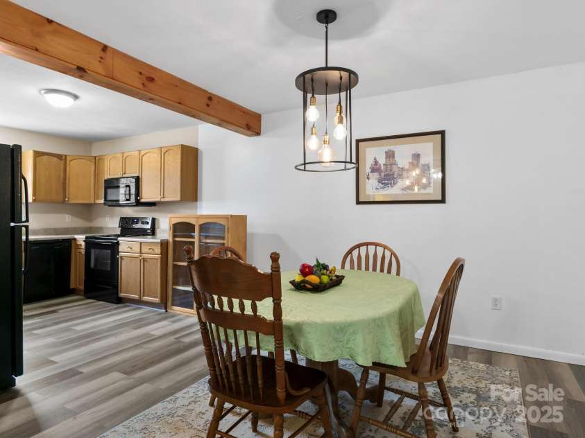 186 Wiggins Road, Candler, NC 28715.  MLS# CAR4274315, YatesRealty ID 23181. 