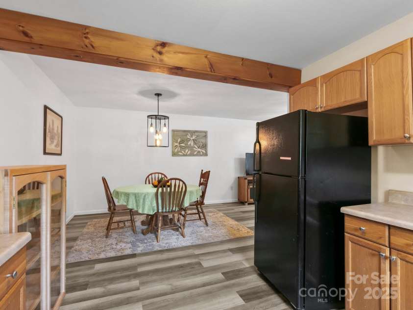 186 Wiggins Road, Candler, NC 28715.  MLS# CAR4274315, YatesRealty ID 23181. 