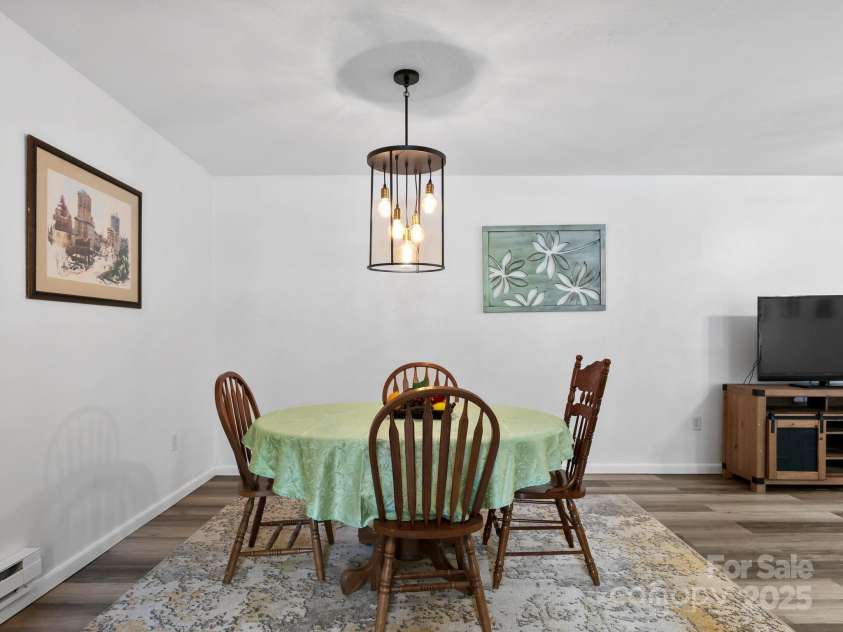 186 Wiggins Road, Candler, NC 28715.  MLS# CAR4274315, YatesRealty ID 23181. 