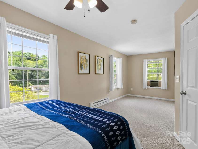 186 Wiggins Road, Candler, NC 28715.  MLS# CAR4274315, YatesRealty ID 23181. 