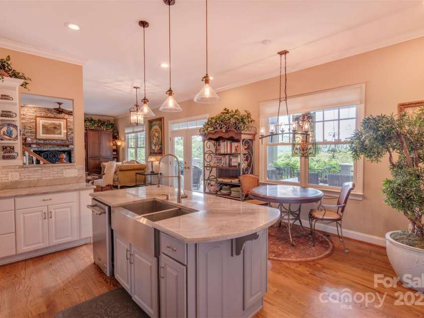 94 Spruce Hill Drive, Hendersonville, NC 28792.  MLS# CAR4271222, YatesRealty ID 23182. 