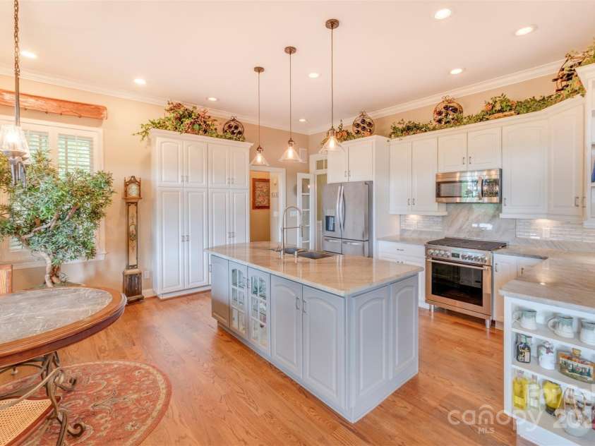 94 Spruce Hill Drive, Hendersonville, NC 28792.  MLS# CAR4271222, YatesRealty ID 23182. 