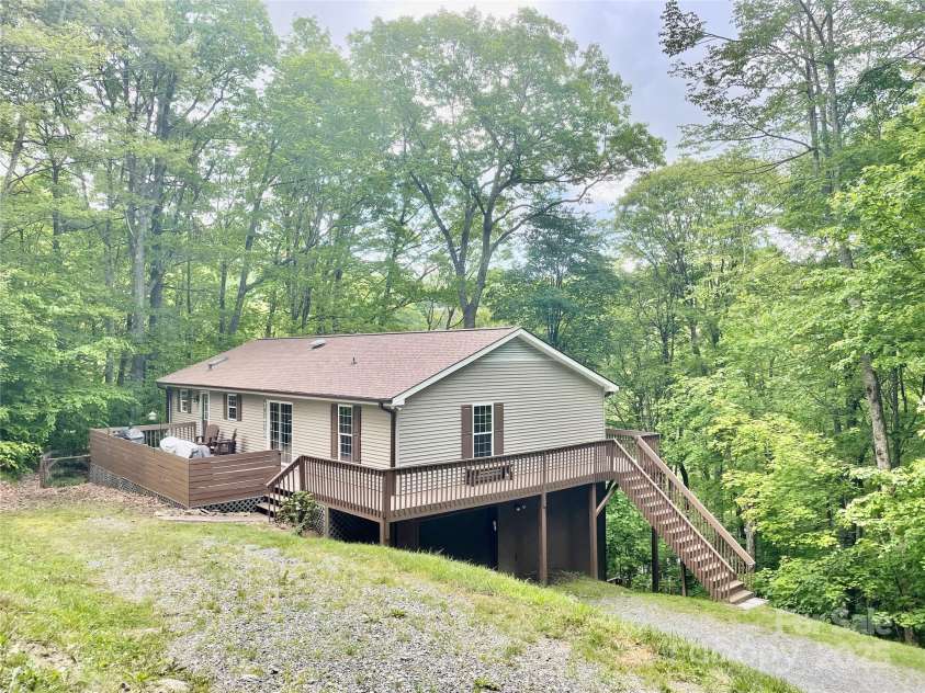 334 Foxden Road, Mars Hill, NC 28754.  MLS# CAR4265465, YatesRealty ID 23184. 