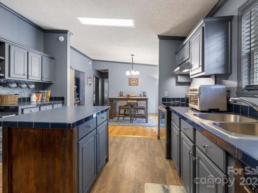 334 Foxden Road, Mars Hill, NC 28754.  MLS# CAR4265465, YatesRealty ID 23184. 