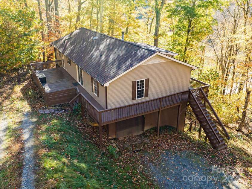 334 Foxden Road, Mars Hill, NC 28754.  MLS# CAR4316222, YatesRealty ID 23184. 