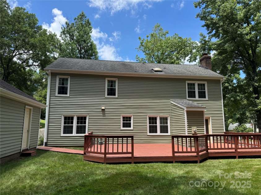 1919 Windlock Drive, Charlotte, NC 28270.  MLS# CAR4227524, YatesRealty ID 23185. 