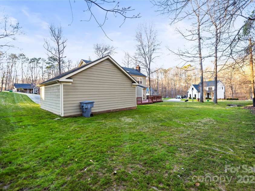 1919 Windlock Drive, Charlotte, NC 28270.  MLS# CAR4227524, YatesRealty ID 23185. 