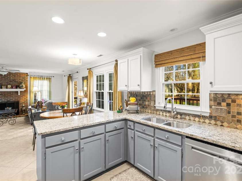 1919 Windlock Drive, Charlotte, NC 28270.  MLS# CAR4227524, YatesRealty ID 23185. 