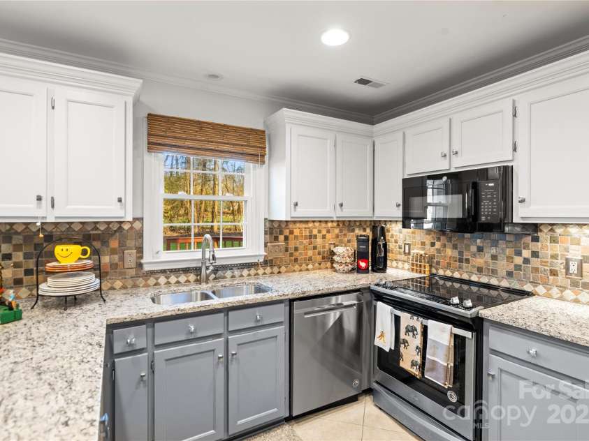 1919 Windlock Drive, Charlotte, NC 28270.  MLS# CAR4227524, YatesRealty ID 23185. 