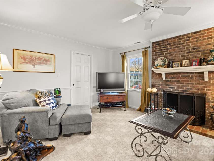 1919 Windlock Drive, Charlotte, NC 28270.  MLS# CAR4227524, YatesRealty ID 23185. 