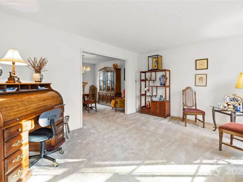 1919 Windlock Drive, Charlotte, NC 28270.  MLS# CAR4227524, YatesRealty ID 23185. 