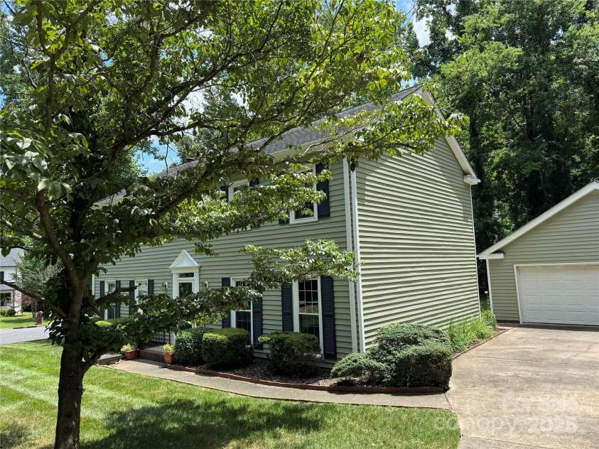 1919 Windlock Drive, Charlotte, NC 28270.  MLS# CAR4227524, YatesRealty ID 23185. 