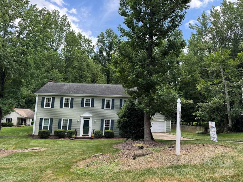 1919 Windlock Drive, Charlotte, NC 28270.  MLS# CAR4227524, YatesRealty ID 23185. 