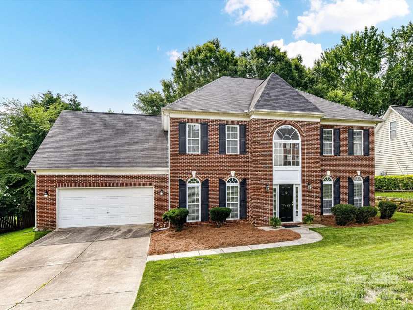 3533 Weddington Ridge Lane, Matthews, NC 28105.  MLS# CAR4270782, YatesRealty ID 23186. 