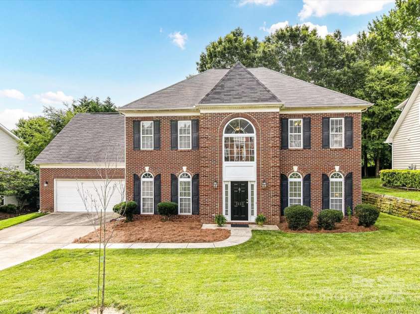 3533 Weddington Ridge Lane, Matthews, NC 28105.  MLS# CAR4270782, YatesRealty ID 23186. 
