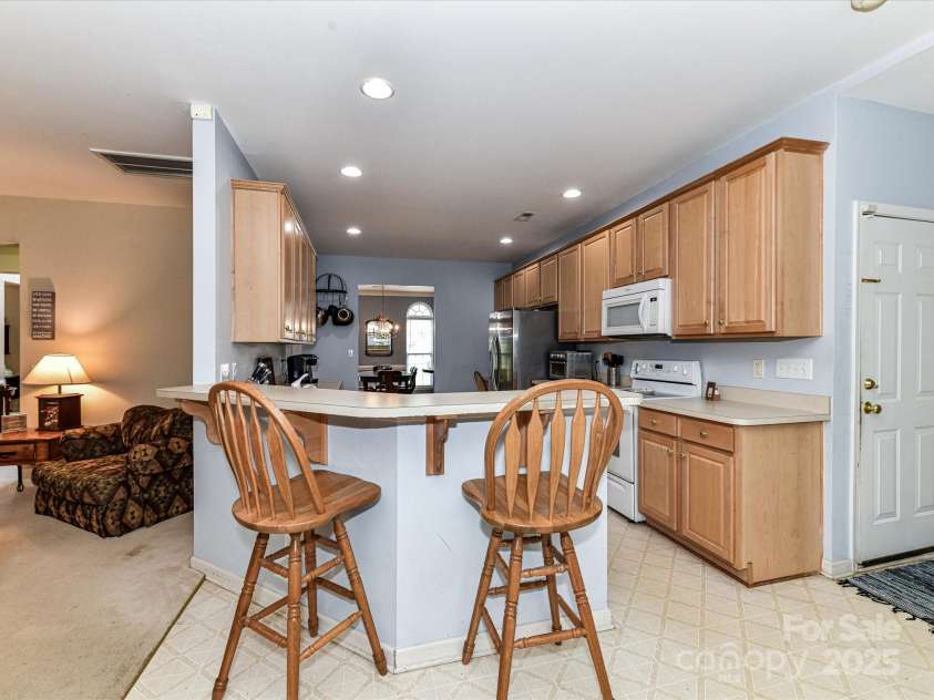 3533 Weddington Ridge Lane, Matthews, NC 28105.  MLS# CAR4270782, YatesRealty ID 23186. 
