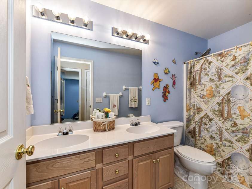 3533 Weddington Ridge Lane, Matthews, NC 28105.  MLS# CAR4270782, YatesRealty ID 23186. 