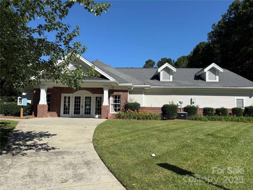 3533 Weddington Ridge Lane, Matthews, NC 28105.  MLS# CAR4270782, YatesRealty ID 23186. 