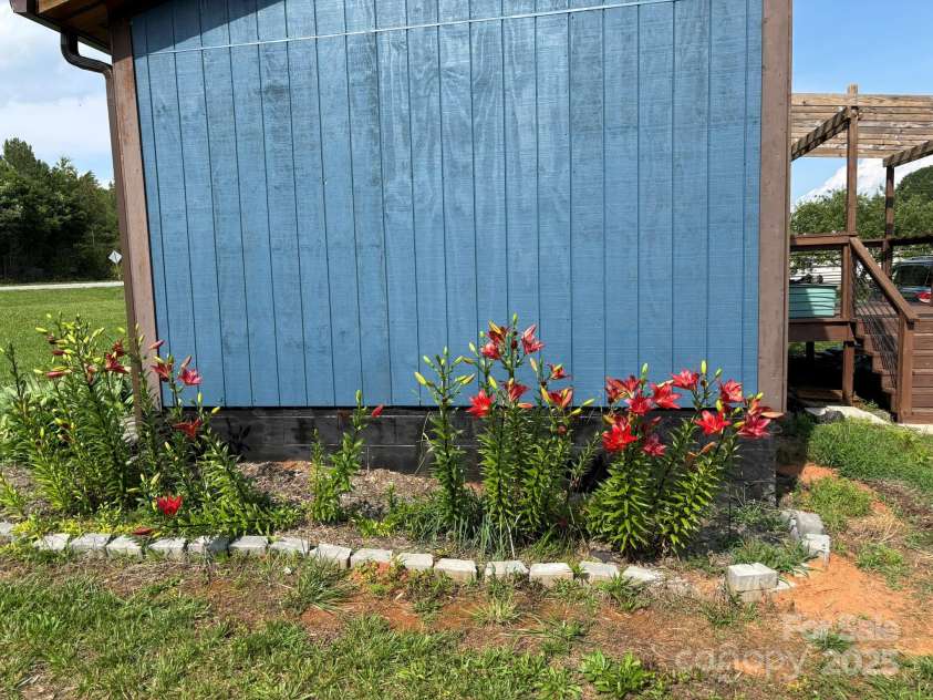 490 County Line Road, Stony Point, NC 28678.  MLS# CAR4268362, YatesRealty ID 23187. 