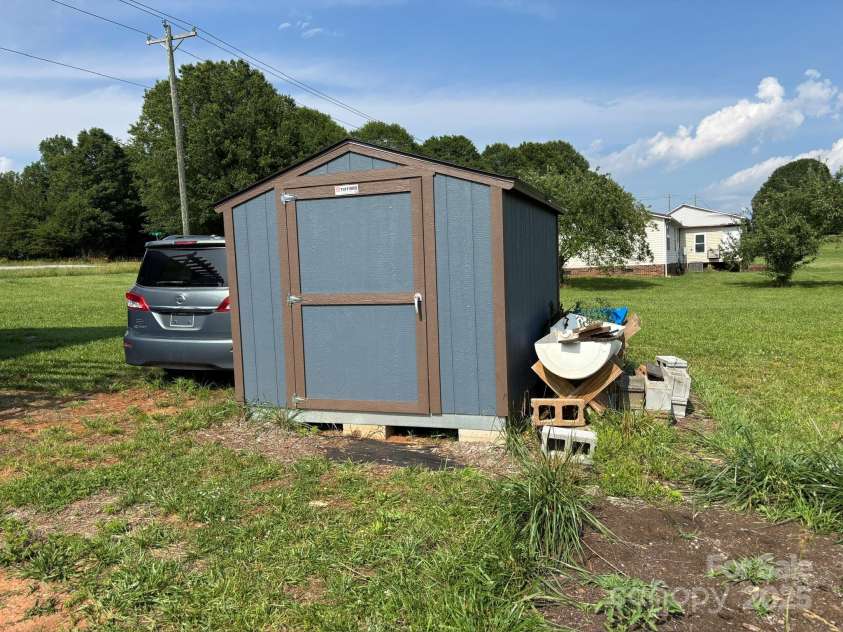 490 County Line Road, Stony Point, NC 28678.  MLS# CAR4268362, YatesRealty ID 23187. 