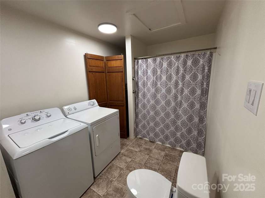 490 County Line Road, Stony Point, NC 28678.  MLS# CAR4268362, YatesRealty ID 23187. 