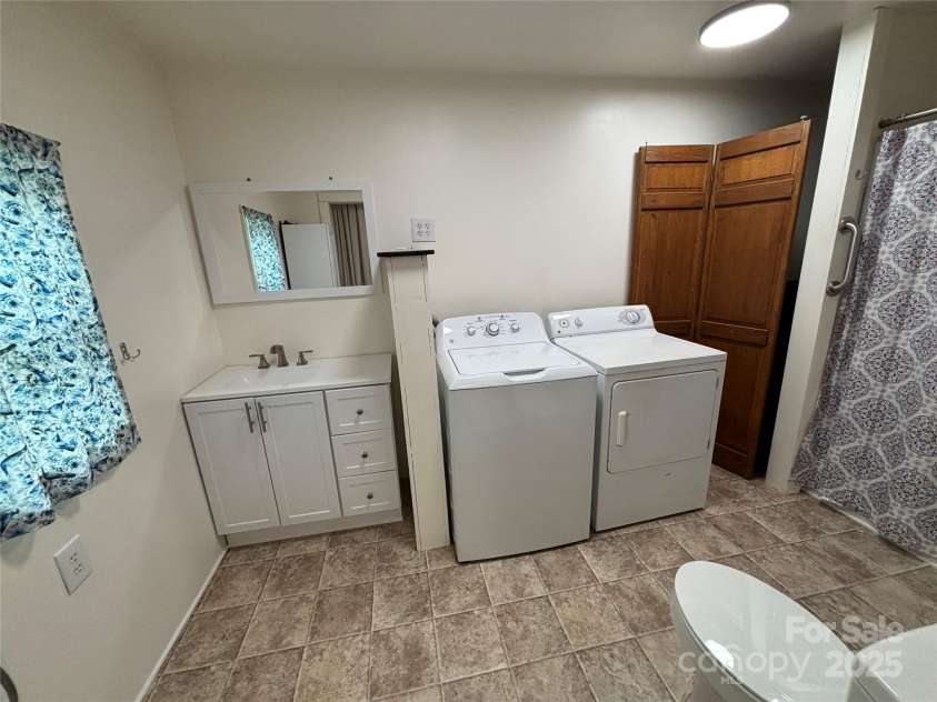 490 County Line Road, Stony Point, NC 28678.  MLS# CAR4268362, YatesRealty ID 23187. 