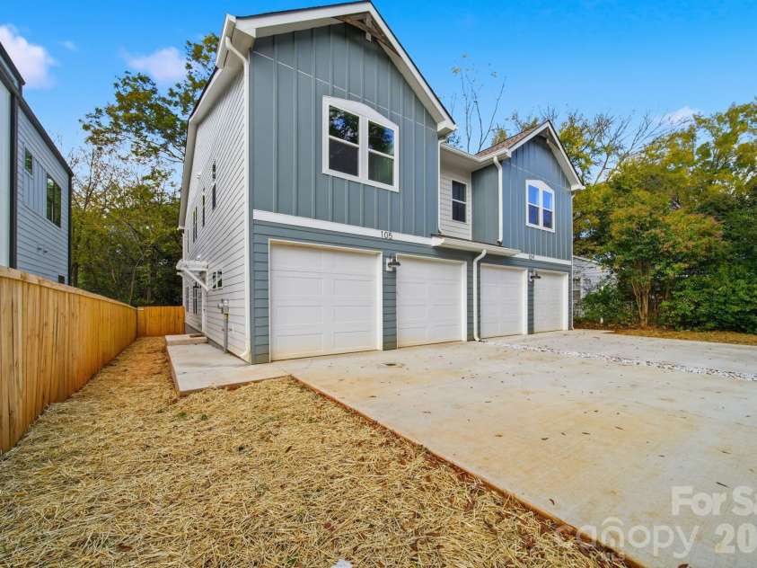 105 Smallwood Place, Charlotte, NC 28216.  MLS# CAR4341143, YatesRealty ID 23188. 