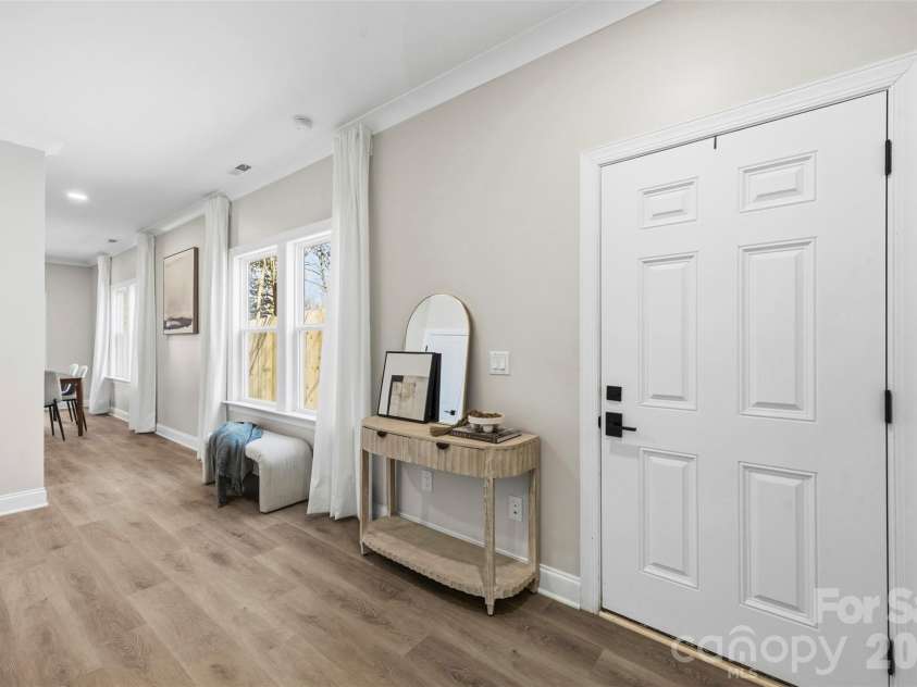 105 Smallwood Place, Charlotte, NC 28216.  MLS# CAR4341143, YatesRealty ID 23188. 