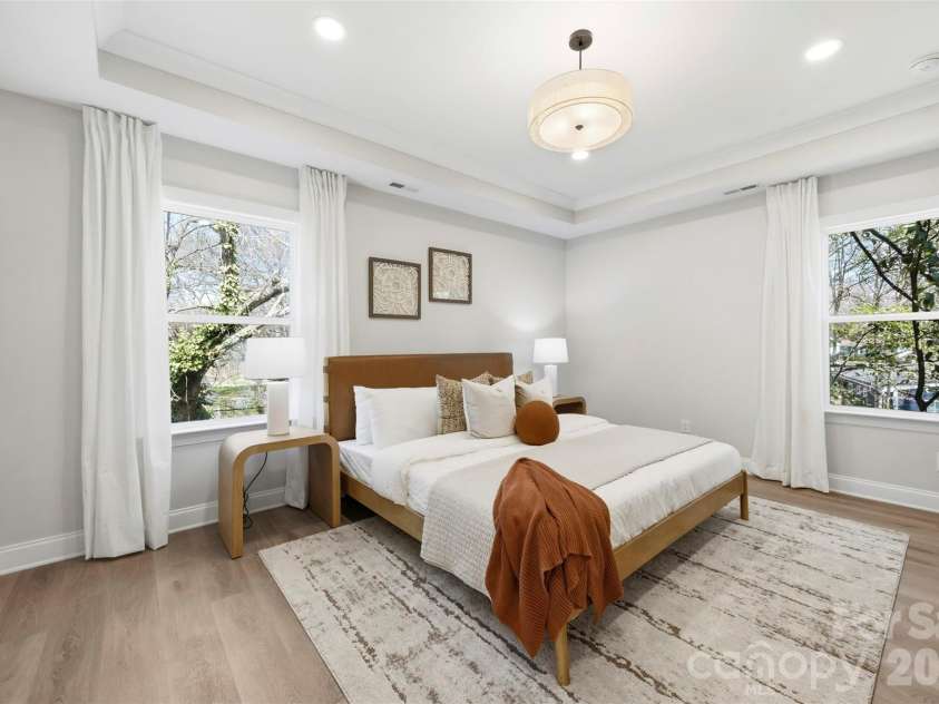 105 Smallwood Place, Charlotte, NC 28216.  MLS# CAR4341143, YatesRealty ID 23188. 