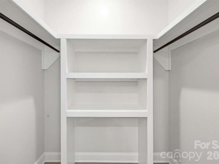 105 Smallwood Place, Charlotte, NC 28216.  MLS# CAR4341143, YatesRealty ID 23188. 