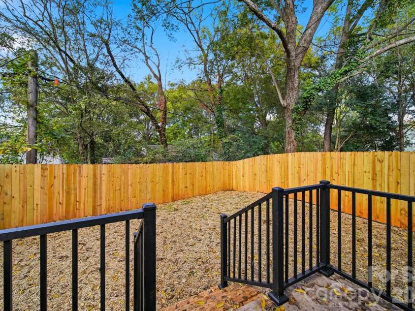 105 Smallwood Place, Charlotte, NC 28216.  MLS# CAR4341143, YatesRealty ID 23188. 
