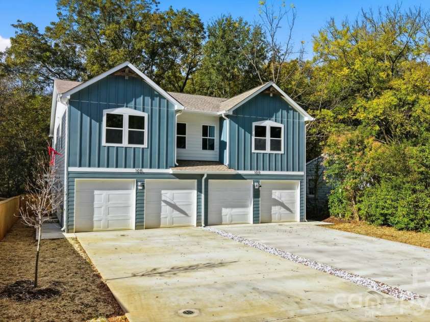 105 Smallwood Place, Charlotte, NC 28216.  MLS# CAR4341143, YatesRealty ID 23188. 