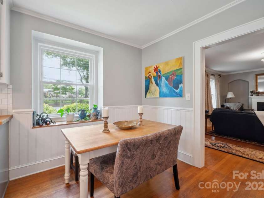 81 21st Avenue, Hickory, NC 28601.  MLS# CAR4266228, YatesRealty ID 23188. 