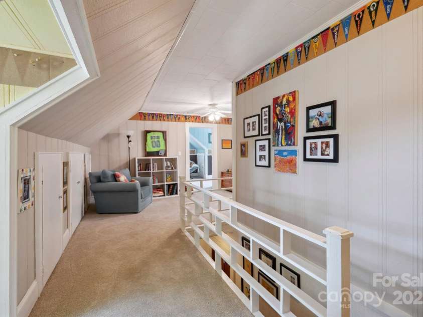 81 21st Avenue, Hickory, NC 28601.  MLS# CAR4266228, YatesRealty ID 23188. 