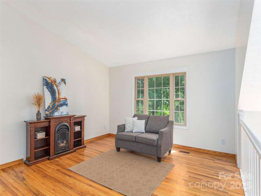 623 Nellie John Drive, Clyde, NC 28721.  MLS# CAR4271648, YatesRealty ID 23189. 