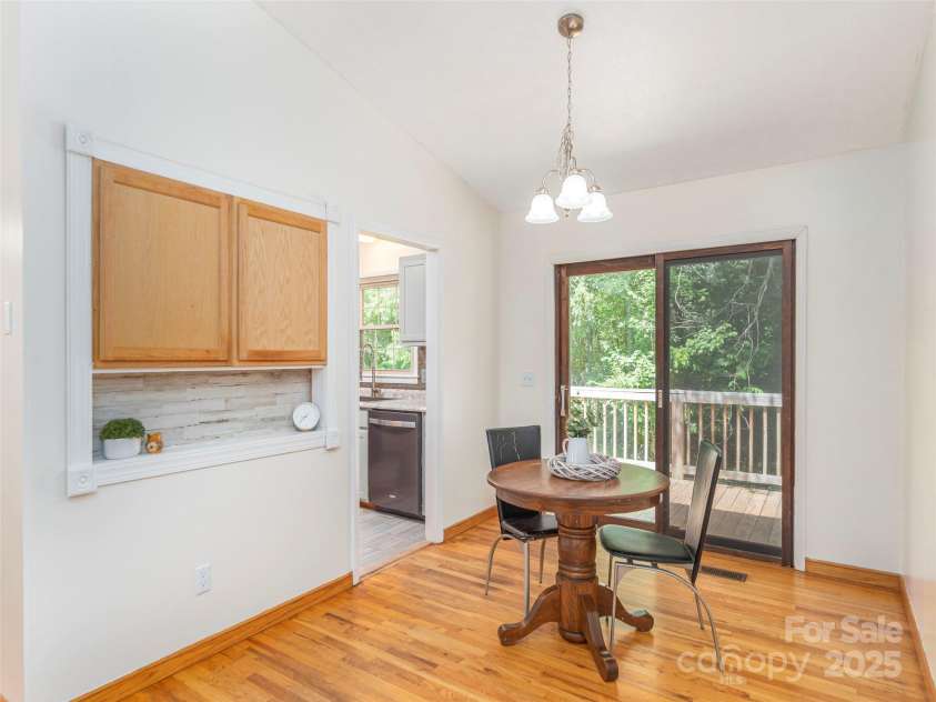 623 Nellie John Drive, Clyde, NC 28721.  MLS# CAR4271648, YatesRealty ID 23189. 