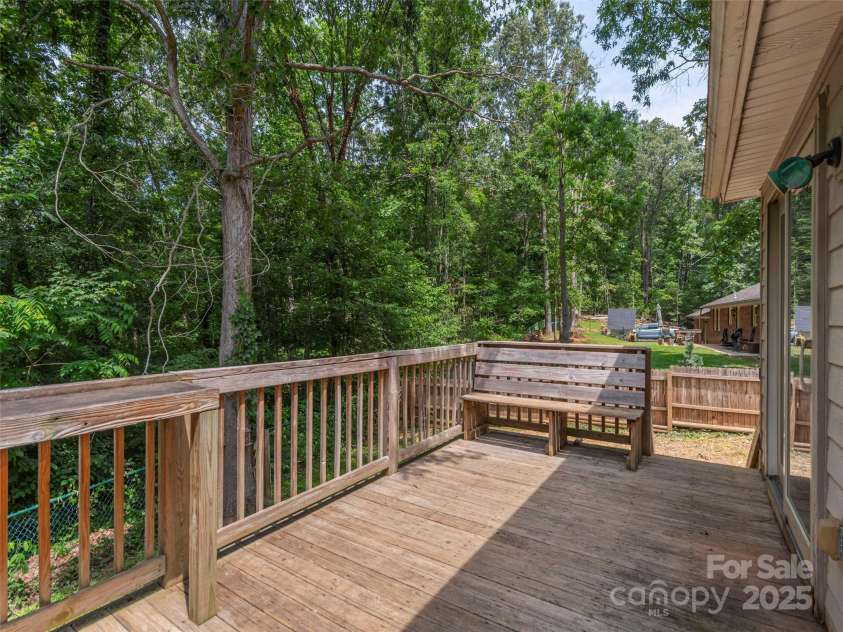 623 Nellie John Drive, Clyde, NC 28721.  MLS# CAR4271648, YatesRealty ID 23189. 