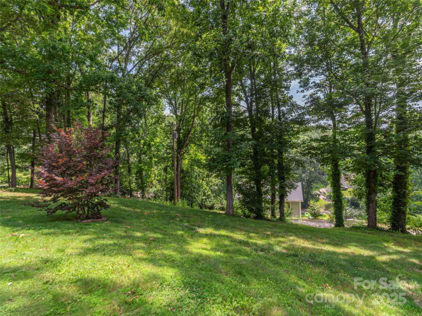 623 Nellie John Drive, Clyde, NC 28721.  MLS# CAR4271648, YatesRealty ID 23189. 