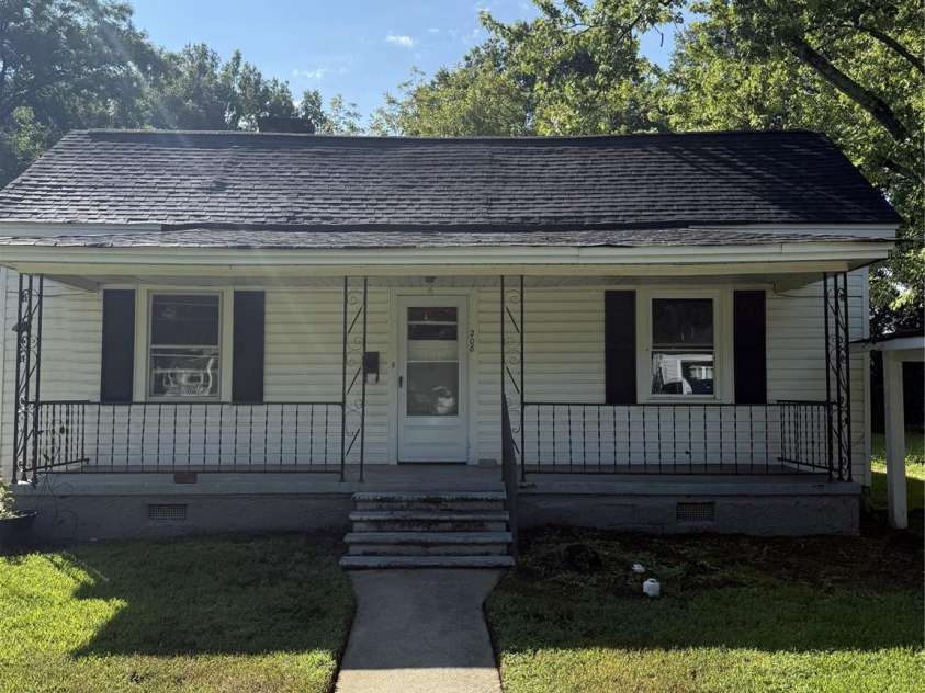 208 Columbia Avenue, Rock Hill, SC 29730.  MLS# CAR4289829, YatesRealty ID 2319. 