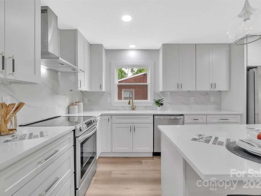 1829 Jennings Street, Charlotte, NC 28216.  MLS# CAR4257528, YatesRealty ID 23190. 