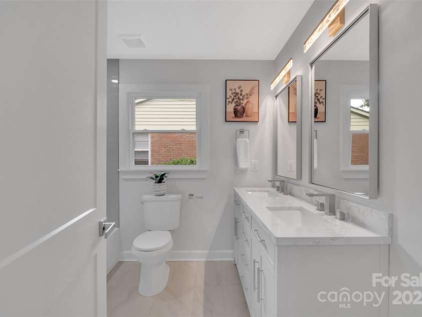 1829 Jennings Street, Charlotte, NC 28216.  MLS# CAR4257528, YatesRealty ID 23190. 