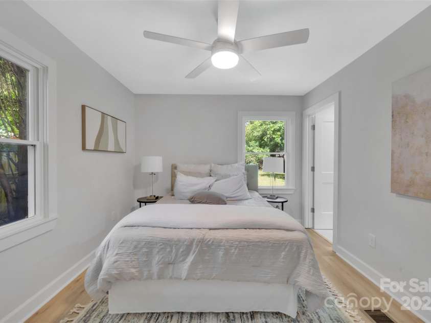1829 Jennings Street, Charlotte, NC 28216.  MLS# CAR4257528, YatesRealty ID 23190. 